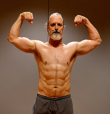 "Breaking the Mirror: Overcoming Low Self-Image in Bodybuilding"